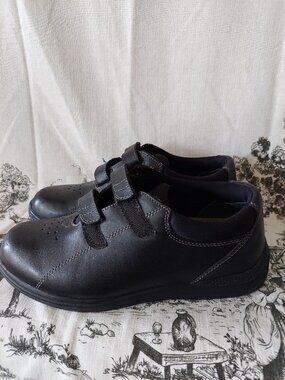 Drew Wide Size 8W Women’s Lotus Walking Shoe Adjustable